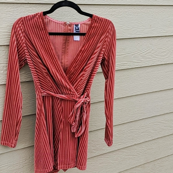 Windsor Tops - NWOT Windsor Velvet Romper in Rose/Mauve